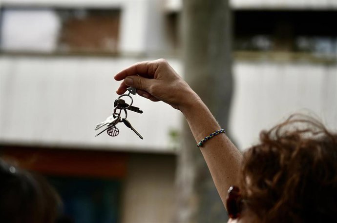 Numerosas personas durante una movilización promovida por el Sindicat de Llogateres de Valencia, a 3 de octubre de 2026, en Valencia, Comunidad Valenciana (España). Foto de archivo