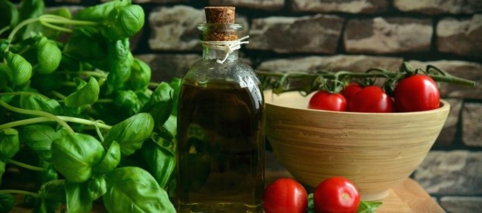 La dieta mediterránea mejora la flexibilidad metabólica en mayores con deterioro cognitivo y su rendimiento cerebral