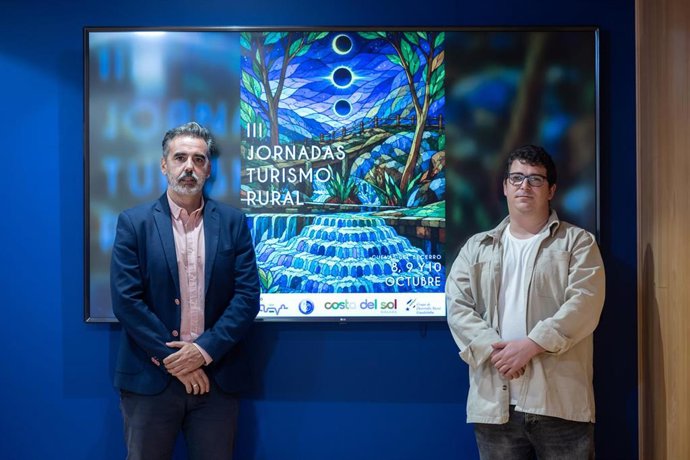 El diputado provincial Luis Rodríguez, junto al primer teniente de alcalde y responsable de Turismo de Cuevas del Becerro, Carlos Lozano