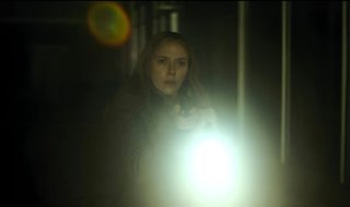 Scarlett Johansson se enfrenta al mal en el aterrador tráiler de El exorcista de Mike Flanagan