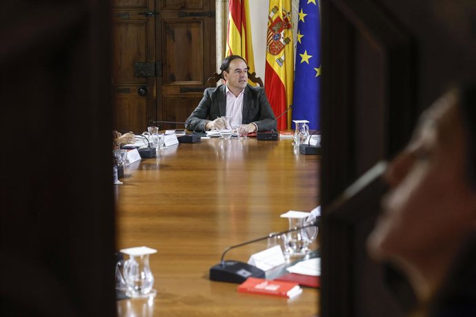 Ple del Consell presididido per Pérez Llorca
