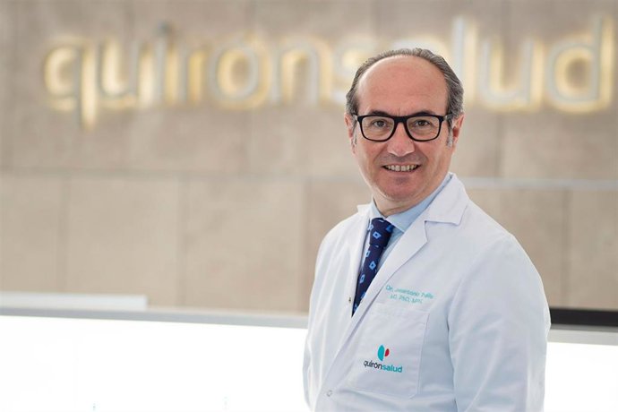 El doctor José Antonio Trujillo, miembro del Servicio de Cirugía General del Hospital Quirónsalud Málaga y experto en Inteligencia Artificial aplicada a la salud