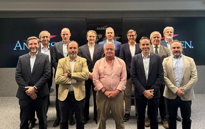 Directivos y miembros del Consejo Asesor de Andersen Consulting.