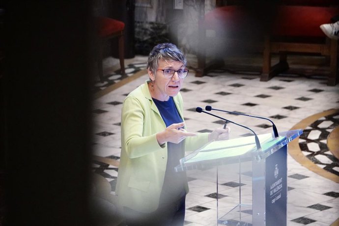 La portaveu de Compromís, Papi Robles
