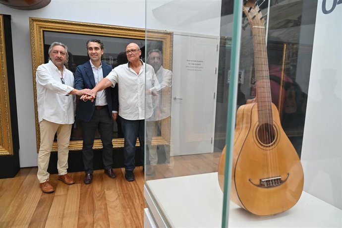 Presentación del I Concurso Internacional de Construcción de Guitarra Española 'Ciudad de Almería' en el Museo de la Guitarra 'Antonio de Torres'.