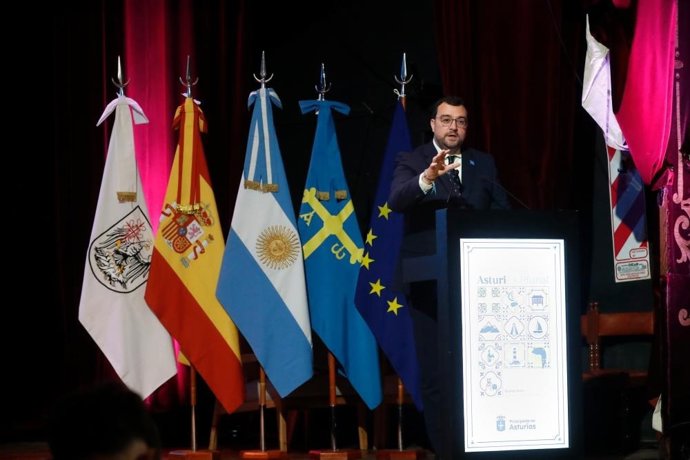 Barbón reivindica en Buenos Aires el papel de la emigración como motor del futuro de Asturias y defiende el pleno ejercicio de los derechos de la ciudadanía española en el exterior