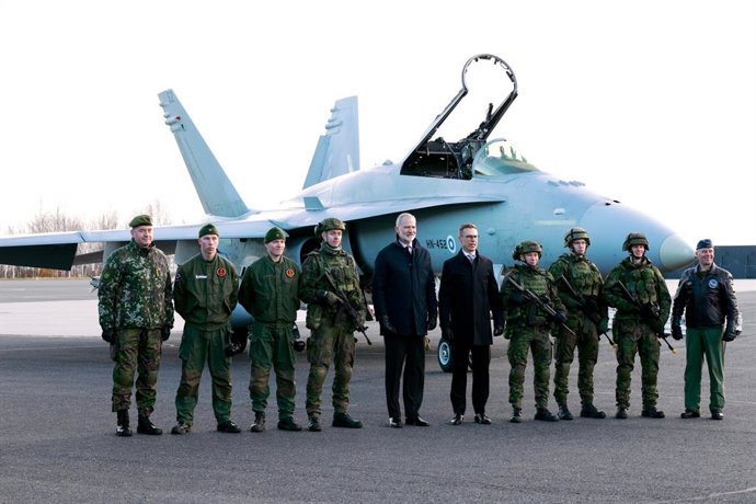 El Rey Felipe VI visita a la Base de Laponia de la Fuerza Aérea Finlandesa durante el tercer y último día del viaje de Estado a Finlandia, a 7 de octubre de 2026, en Rovaniemi (Finlandia)