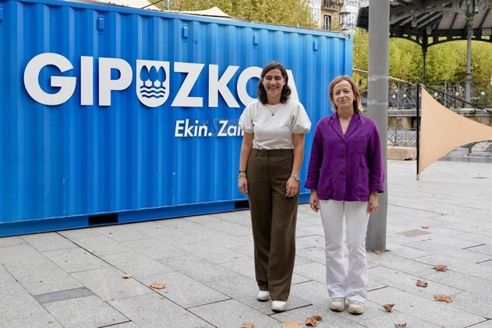 La diputada general de Gipuzkoa, Eider Mendoza, y la primera teniente de alcaldesa de Irun, Nuria Alzaga