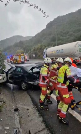 Salida de vehículo en la A-8 en Liendo