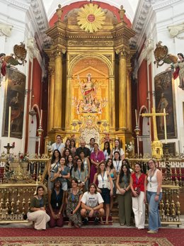 Asistentes a una de las visitas guiadas a la Iglesia del Juramento de San Rafael de Córdoba.