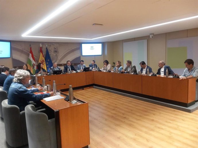 La oposición ve "raquítico" el incremento de presupuestos en Educación que impedirá hacer frente a los verdaderos retos de futuro