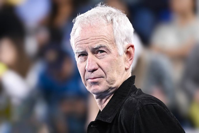 Archivo - American former tennis player John McEnroe during the Australian Open AO 2024 Grand Slam tennis tournament on January 28, 2024 at Melbourne Park in Australia. Photo Victor Joly / DPPI