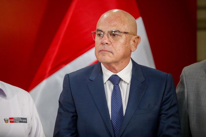 Perú.- Ernesto Álvarez: "Gobierno espera que se apruebe el 90 % de las facultades"