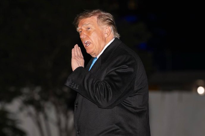 October 6, 2026, Washington, Dc, United States: President DONALD TRUMP walks across the South Lawn after arriving back at the White House aboard Marine One following a trip to Grand Island, Nebraska, where he attended a midterm campaign rally.,Image: 1140