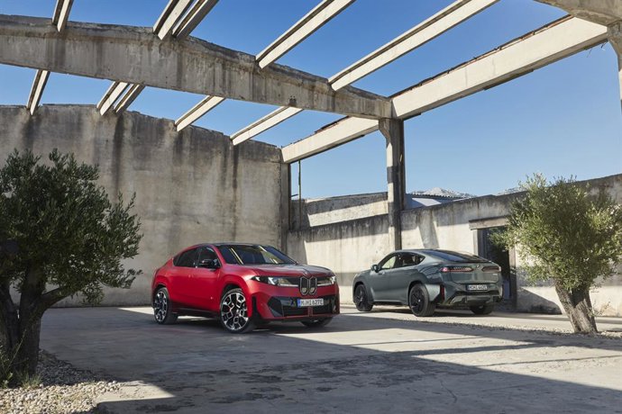 BMW desvela el nuevo iX4, un SUV coupé eléctrico de hasta 828 kilómetros de autonomía