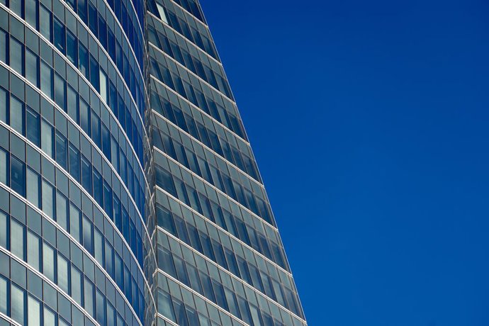 Archivo - Edificio de oficinas en el Cuatro Torres Business Area, a 26 de diciembre de 2023, en Madrid (España). 