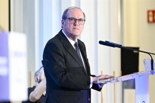 El defensor del Pueblo, Ángel Gabilondo, interviene durante un desayuno informativo de Fórum Europa, en el Four Seasons Hotel Madrid, a 8 de octubre de 2026, en Madrid (España).
