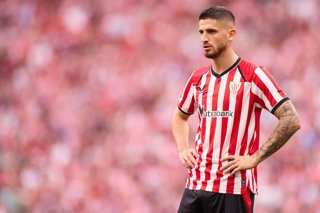 Oihan Sancet of Athletic Club looks on during the LaLiga EA Sports match between Athletic Club and Deportivo Alaves at San Mames on September 19, 2026, in Bilbao, Spain.