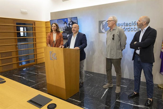 El delegado de Cultura de la Diputación, Gabriel Duque, presenta el concierto que se celebrará en Ategua.