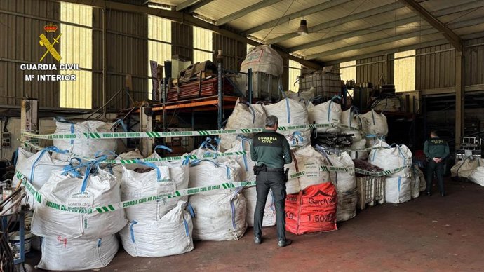 Cobre intervenido en una operación con tres empresarios detenidos en la provincia de Pontevedra