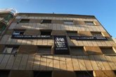 Foto: Sirera (PP) acusa a Illa y Collboni de "inmobiliaria de okupas" por comprar el bloque Llenguadoc