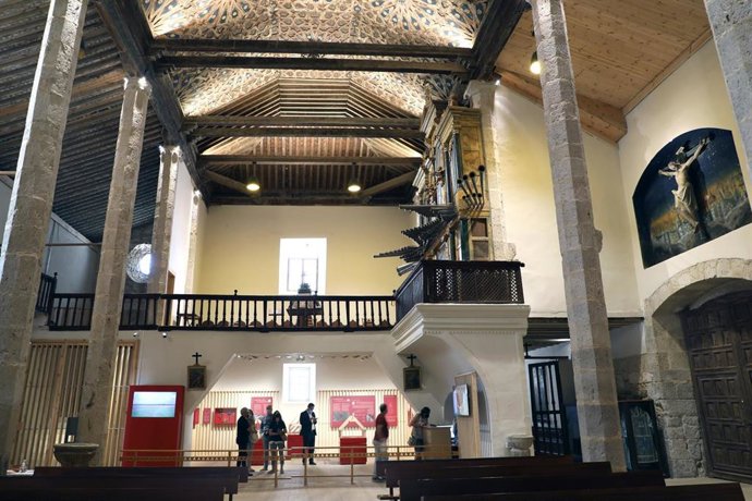 Iglesia de Fuentes de Nava.