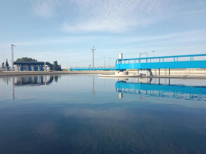 Imagen de recurso de una instalación de tratamiento de aguas.
