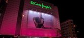 Foto: El Corte Inglés ilumina sus fachadas de rosa en apoyo a investigación contra el cáncer de mama