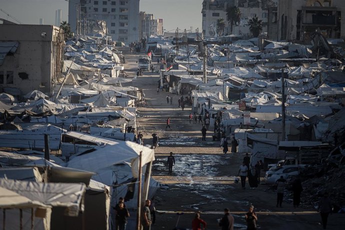 October 7, 2026, Gaza, Palestine, State of: GAZA, PALESTINE - OCTOBER 7, 2026: Palestinians go about their daily lives amid the destruction in Gaza City on Wednesday, October 7, 2026, marking the third anniversary of the war that began on October 7, 2023.