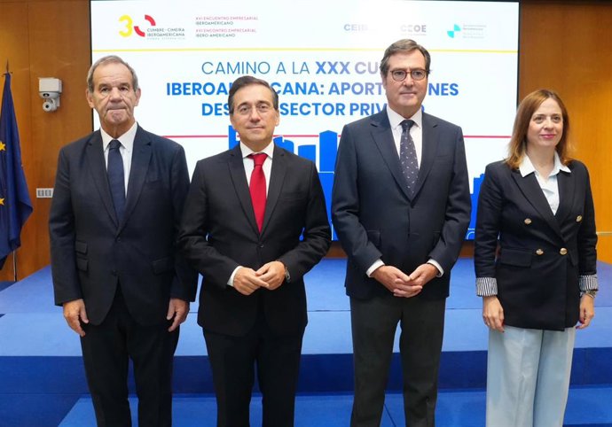 Andrés Allamand, José Manuel Albares, Antonio Garamendi y Amparo López