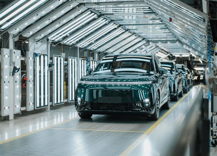 Xpeng inicia en Austria la producción de prueba del G9L, que llegará a París para su estreno mundial