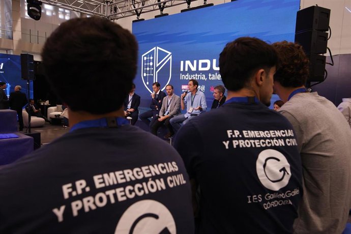 Imagen de asistentes al Congreso de la Industria de la Defensa (Indudef) 2026 que se celebra en Córdoba. A 8 de octubre de 2026 en Córdoba (Andalucía, España).