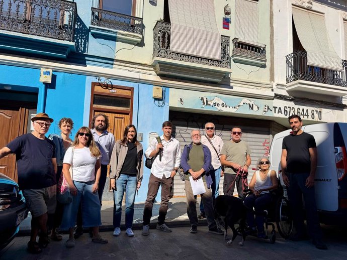 El PSPV i veïns en la presentació de les al·legacions