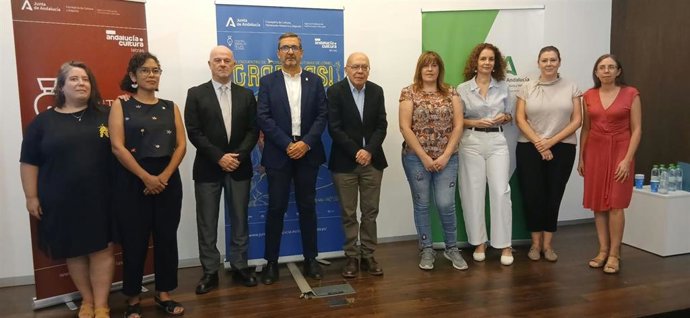 Foto de familia de la presentación de 'Graficas!'