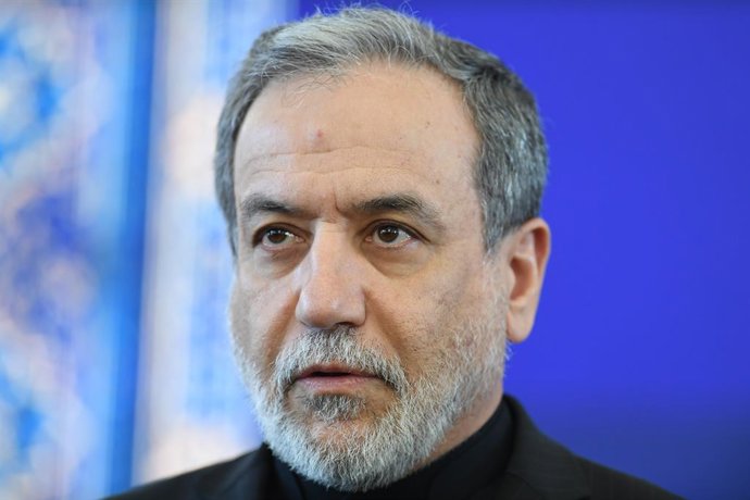 TEHRAN, Oct. 4, 2026  -- Iran's Foreign Minister Seyed Abbas Araghchi attends a meeting with foreign ambassadors and diplomats in Tehran, Iran, on Oct. 4, 2026. Araghchi said on Sunday the country is still ready to achieve a "just and honorable" solution 