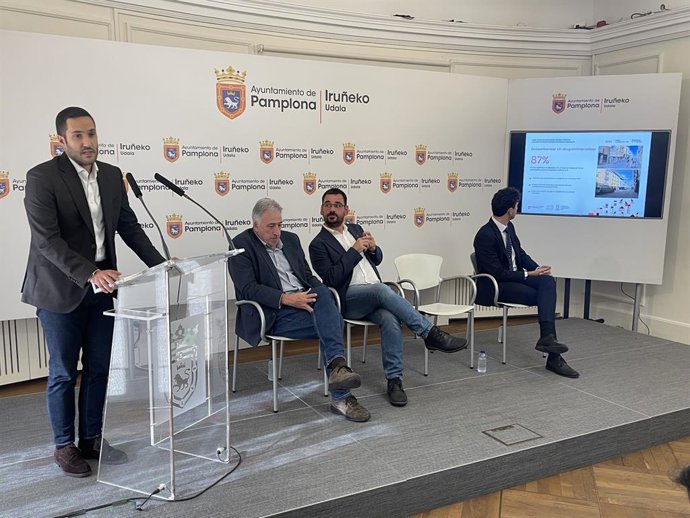 Gasteizko Udalak Alde Zaharraren hiri berroneratze prozesuak azaldu ditu Iruñean