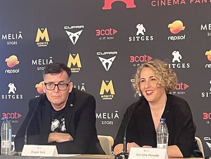 El director del Festival de Sitges Ángel Sala y la directora de 'Found Alive' Carlota Pereda