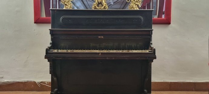 Piano que Federico García Lorca tocó en el antiguo Casino de Baeza, en una velada junto a Antonio Machado.