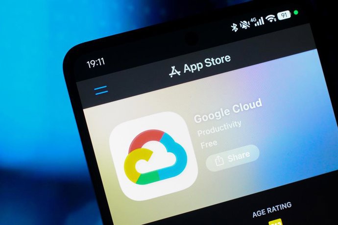 Archivo - Arquivo - 5 de julho de 2026, Canadá: Nesta ilustração fotográfica, o logotipo do Google Cloud aparece exibido na tela de um smartphone na App Store da Apple.