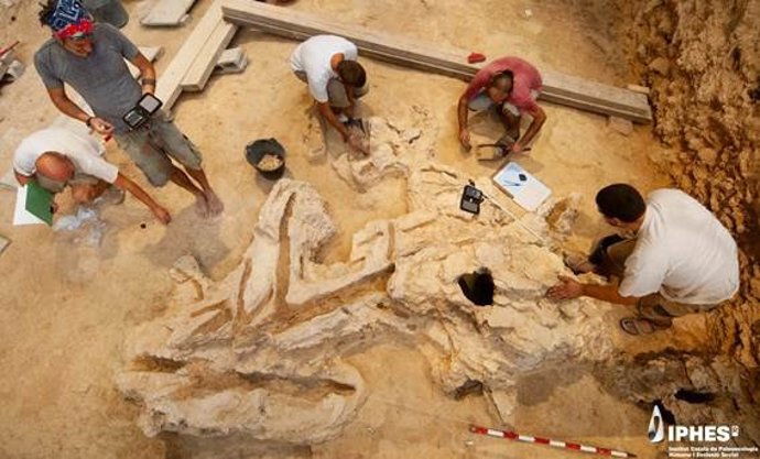 Trabajos en el yacimiento del Abric Romaní