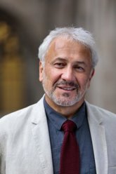 Foto: El profesor Mario Santana gana el 35 Premi Internacional Ramon Llull de Catalanística