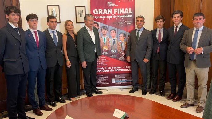 El vicepresidente primero de la Junta de Andalucía y consejero de la Presidencia, Sanidad y Emergencias, Antonio Sanz, en la presentación del cartel de la gran final de la Liga Nacional de Novilladas