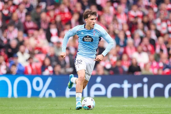 Archivo - Javi Rodríguez durante un partido del RC Celta