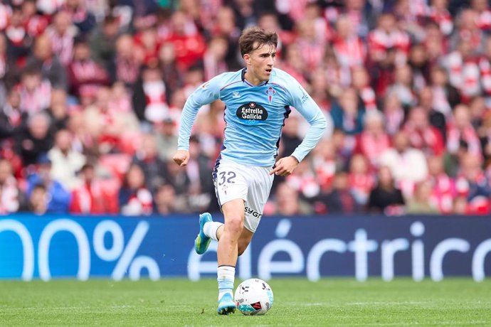 Archivo - Javi Rodriguez of RC Celta de Vigo in action during the LaLiga EA Sports match between Athletic Club and RC Celta de Vigo at San Mames on May 17, 2026, in Bilbao, Spain.