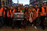 Foto: Miles de personas marchan en Madrid hasta la casa de Maricarmen para rendirle homenaje