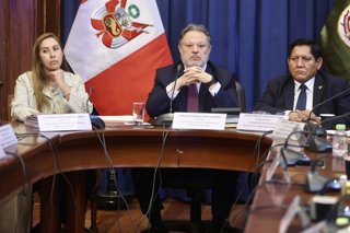 Perú.- Senado: Comisión de Constitución se declara en sesión permanente por facultades delegadas