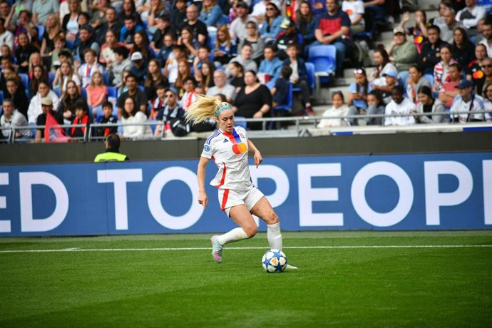 Archivo - Lindsey Heaps durante un partido con el Olympique de Lyon
