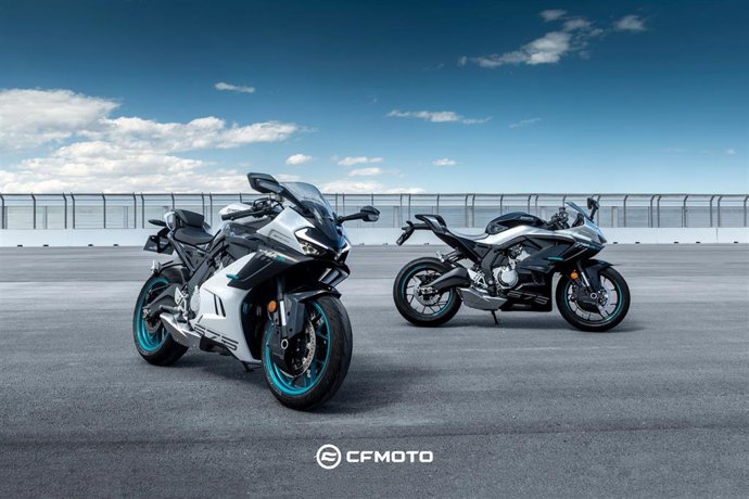 Motos de la marca china CFMOTO en su presentación como nuevo proveedor para el Campeonato del Mundo Femenina de Carreras.