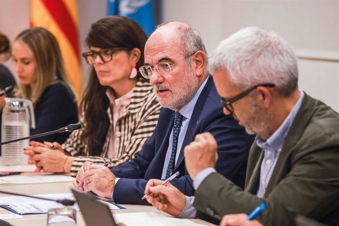 El conseller de Unión Europea y Acción Exterior de la Generalitat, Jaume Duch, la reunión del Comitè Català d'Ajut Humanitari d'Emergència.
