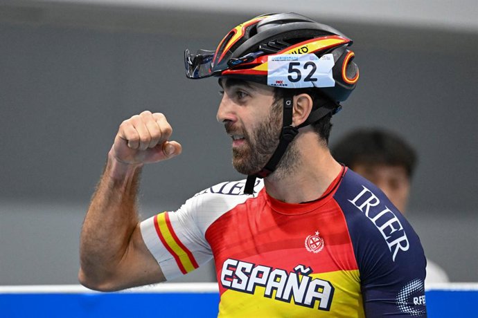 Archivo - CHENGDU, Aug. 14, 2025  -- Jhoan Sebastian Guzman Bitar of Spain celebrates after the Inline Speed Skating Track Men's Sprint 500m +D Final A at The World Games 2025 in Chengdu, southwest China's Sichuan Province, Aug. 14, 2025.
